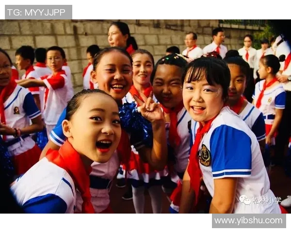 足球小女孩球星形象活力四射展现梦想与力量的青春风采